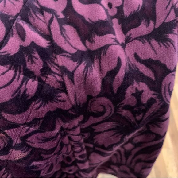 Charter Club Woman Purple & Black Floral Velour Quilted Vest Size Petite… - Picture 6 of 9
